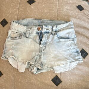 So girl’s junior size 2 High waisted distressed blue denim shorts zip …